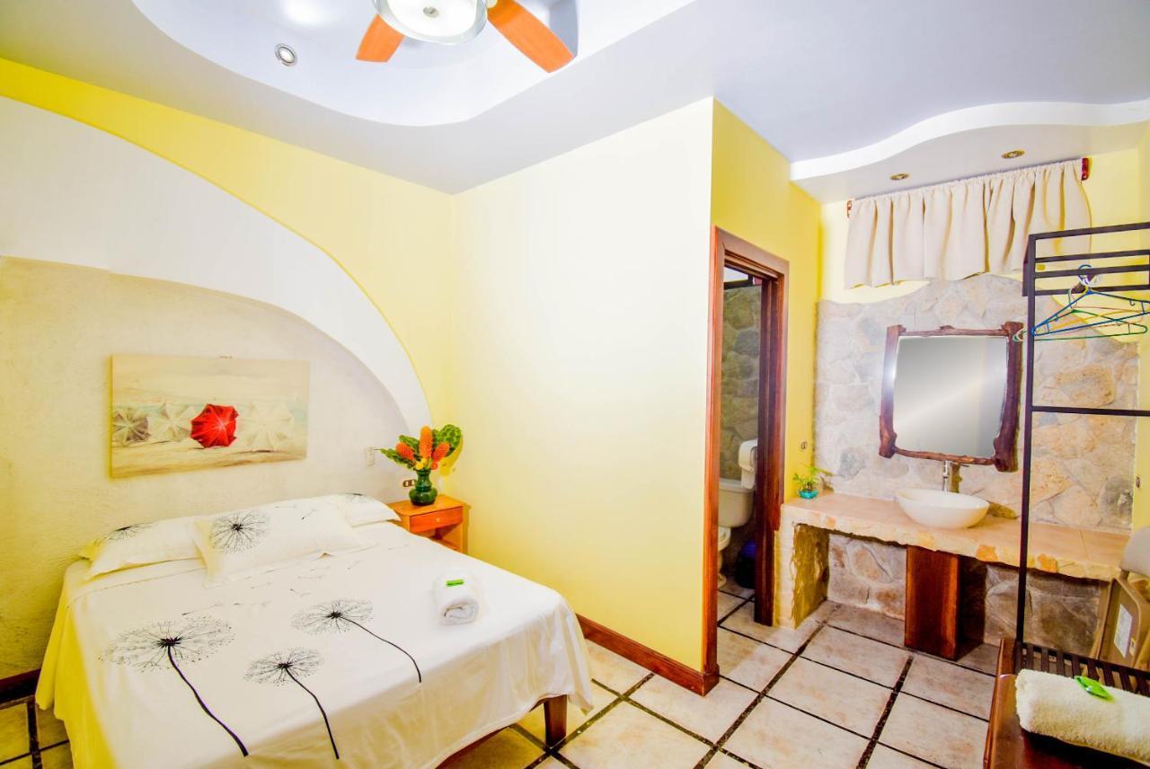 |Hotel Riviera Sabalito ภายนอก รูปภาพ